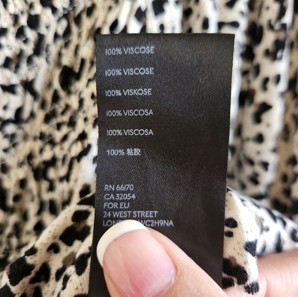 Urban Outfitters Shaina Leopard Print Ruched Long Sleeve Cinched Blouse Size M - Picture 9 of 9